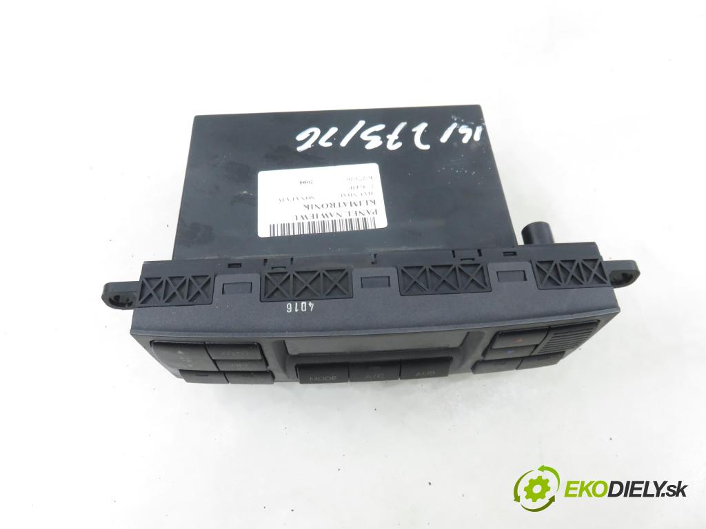 HYUNDAI SONATA IV (EF) SEDAN 2004 96,00 2.0 1997,00 Panel kúrenia KLIMATRONIK