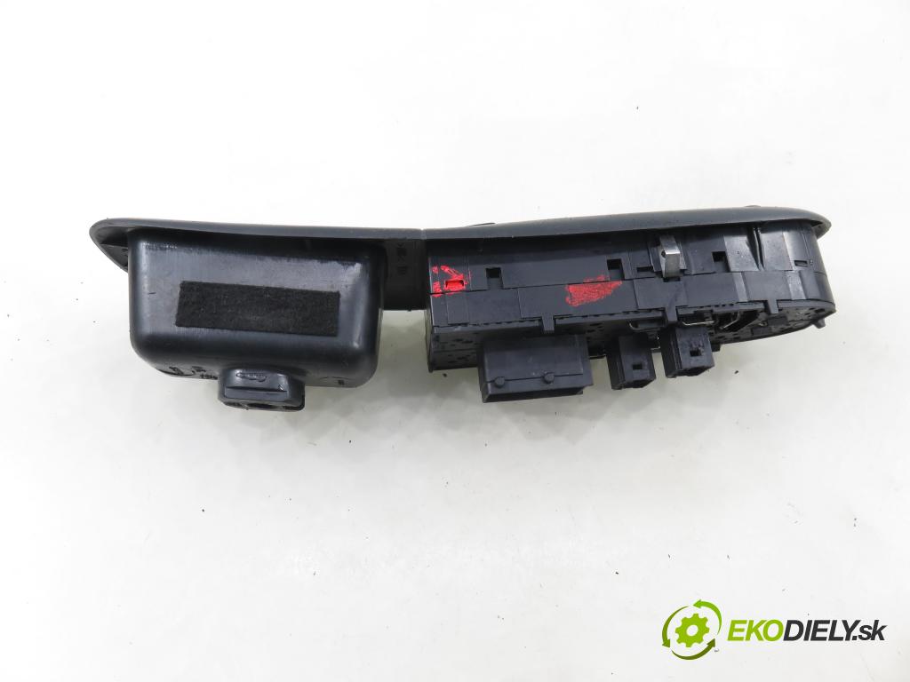 PEUGEOT 406 Break (8E/F) KOMBI 2001 80,00 2.0 HDI 110 - RHZ (DW10ATED) 1997,00 Panel ovládania okien