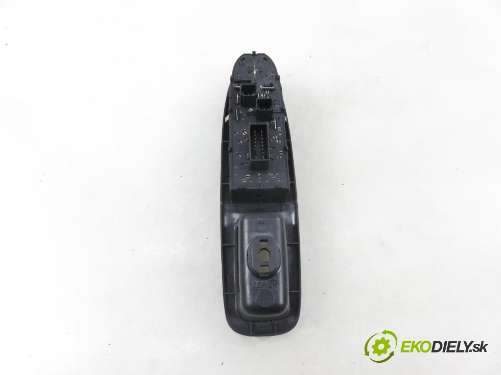 PEUGEOT 406 Break (8E/F) KOMBI 2001 80,00 2.0 HDI 110 - RHZ (DW10ATED) 1997,00 Panel ovládania okien