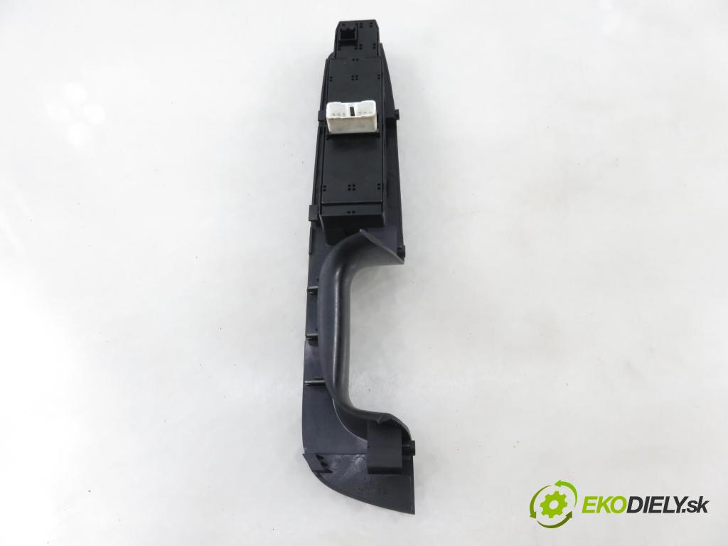 HYUNDAI SONATA IV (EF) SEDAN 2004 96,00 2.0 1997,00 Panel ovládaní oken 9357030120