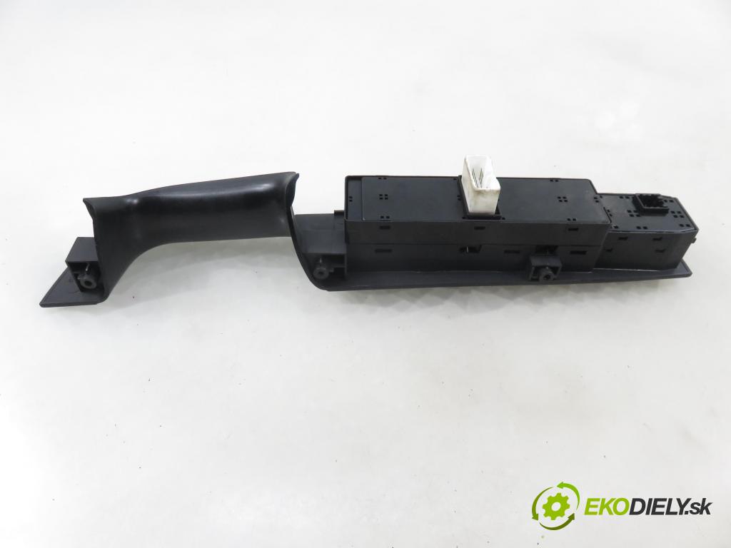 HYUNDAI SONATA IV (EF) SEDAN 2004 96,00 2.0 1997,00 Panel ovládaní oken 9357030120