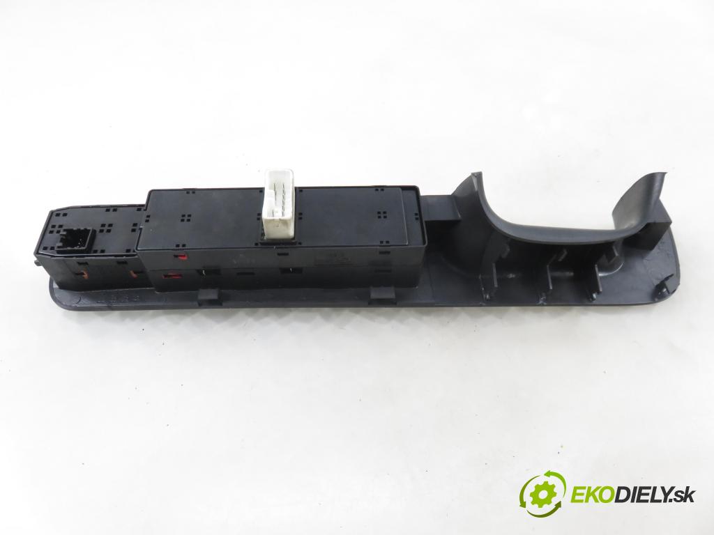 HYUNDAI SONATA IV (EF) SEDAN 2004 96,00 2.0 1997,00 Panel ovládaní oken 9357030120