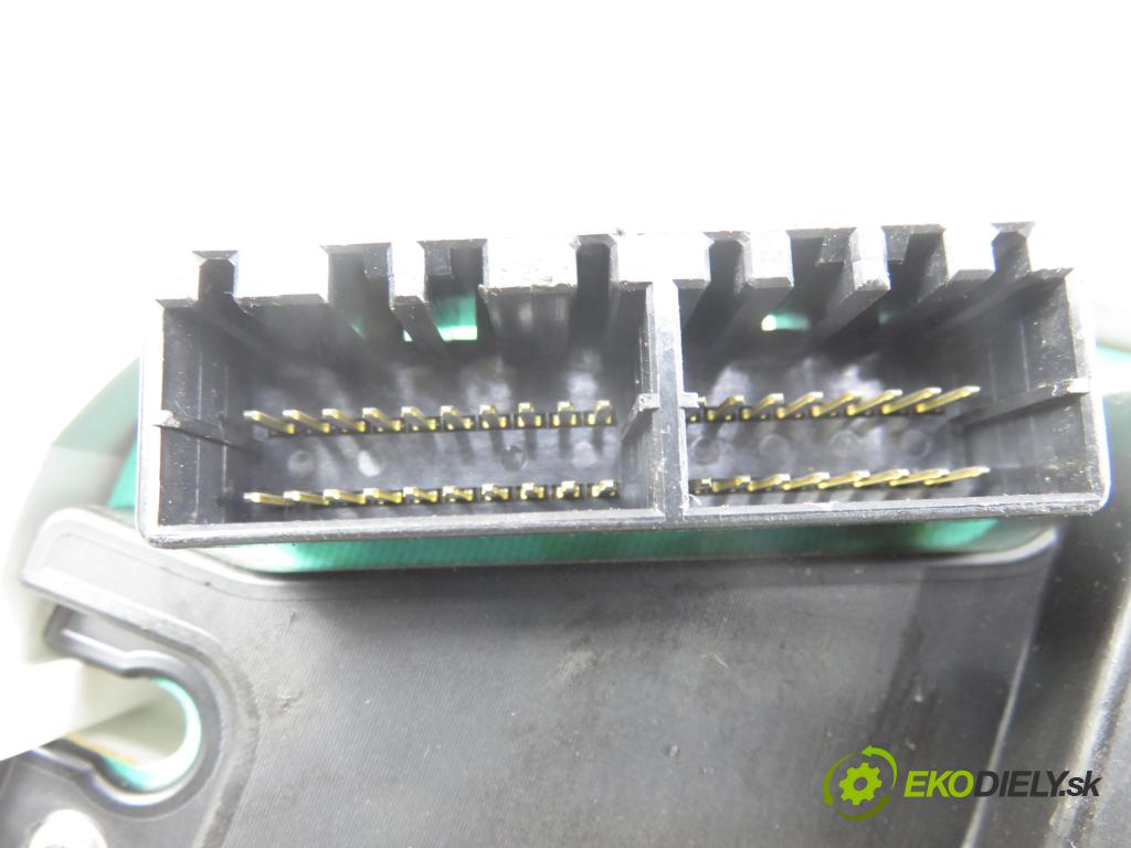 HYUNDAI SONATA IV (EF) SEDAN 2004 96,00 2.0 1997,00 prístrojovka elektrický 940033D926