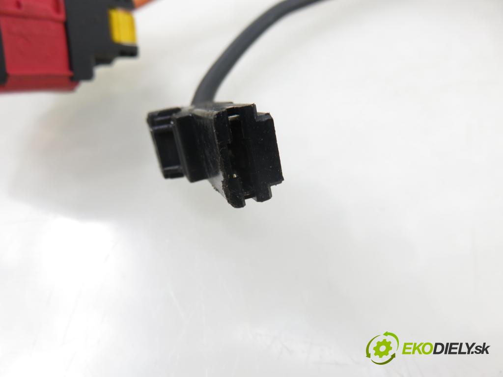 PEUGEOT 406 Break (8E/F) KOMBI 2001 80,00 2.0 HDI 110 - RHZ (DW10ATED) 1997,00 spinačka / zámky N0500108