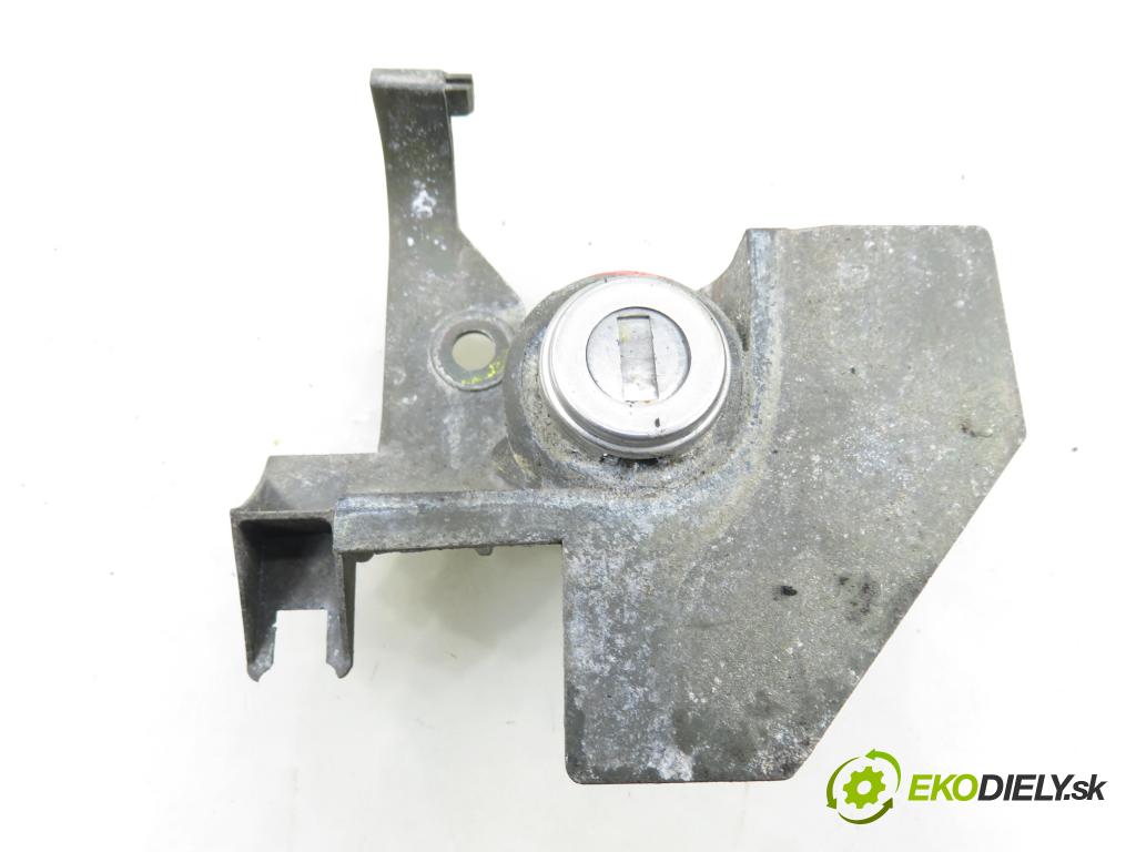 PEUGEOT 406 Break (8E/F) KOMBI 2001 80,00 2.0 HDI 110 - RHZ (DW10ATED) 1997,00 spinačka / zámky N0500108