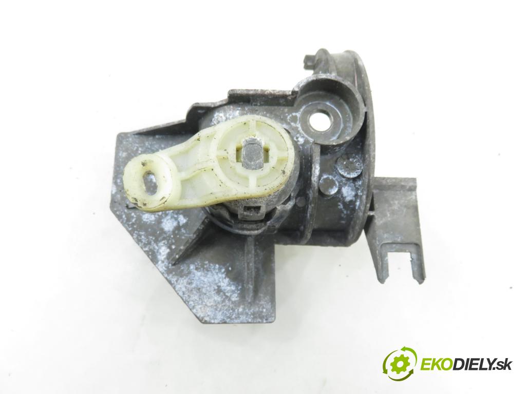 PEUGEOT 406 Break (8E/F) KOMBI 2001 80,00 2.0 HDI 110 - RHZ (DW10ATED) 1997,00 spinačka / zámky N0500108