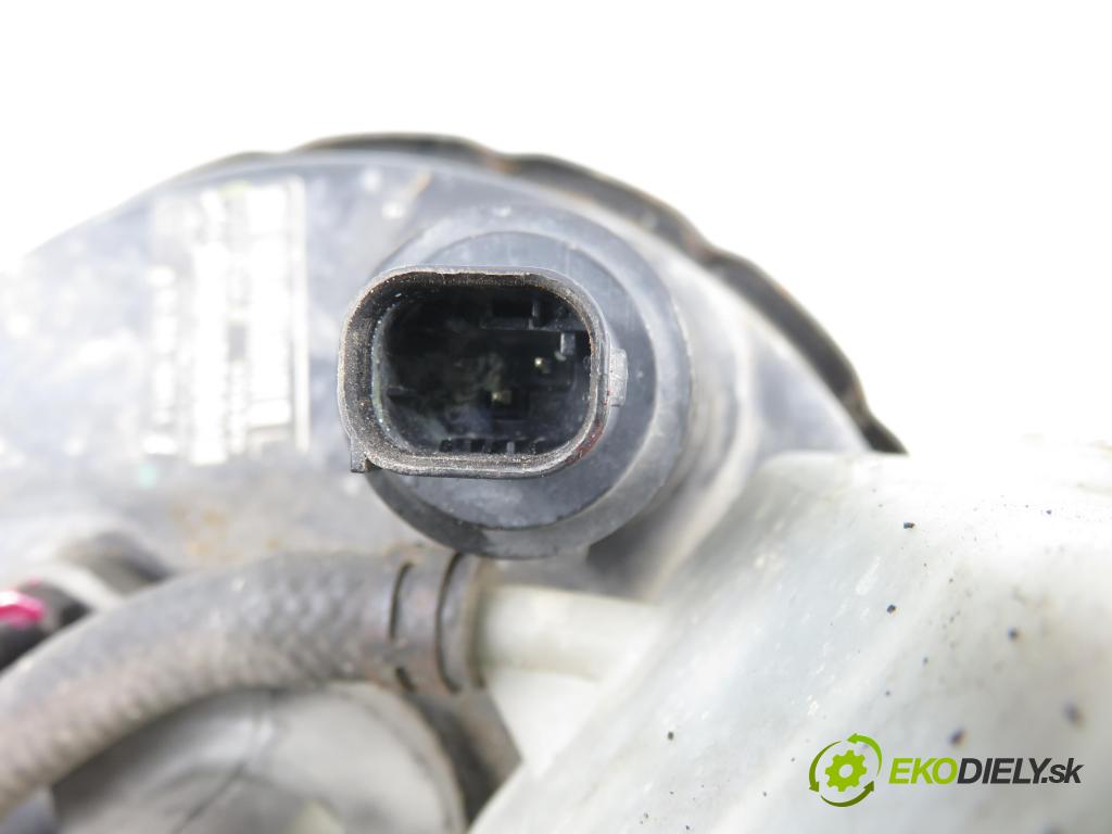 VOLVO S60 I (384) SEDAN 2006 136,00 2.4 D5 - D 5244 T4 2400,00 posilovač P30714320 ; 03785960014 (Servočerpadlo)