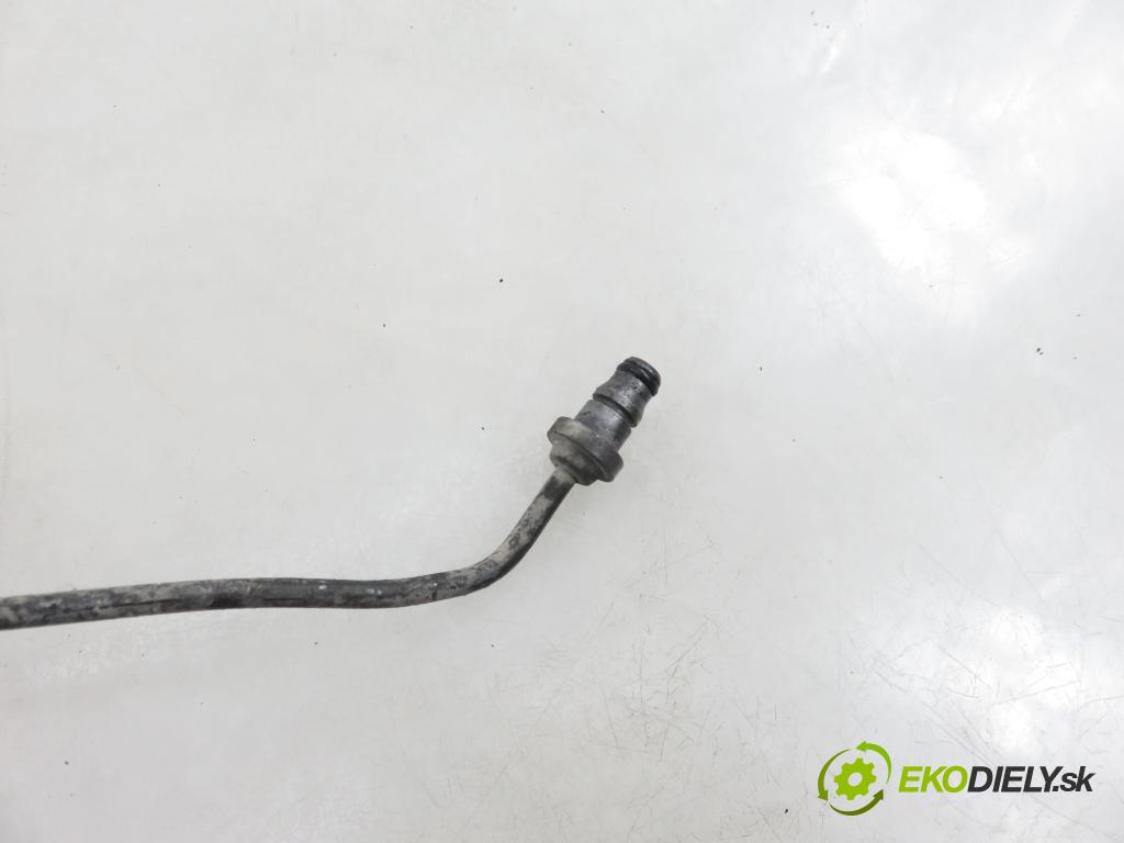 VOLVO S60 I (384) SEDAN 2006 136,00 2.4 D5 - D 5244 T4 2400,00 rúrka vypínacieho ložiska 30759380