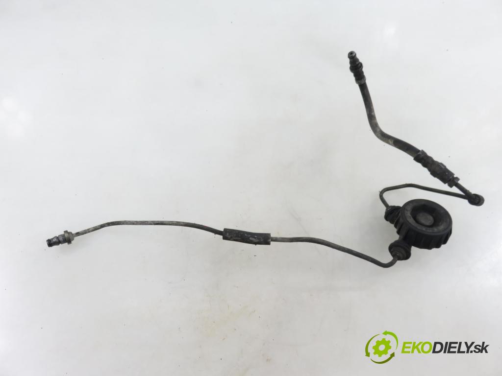 VOLVO S60 I (384) SEDAN 2006 136,00 2.4 D5 - D 5244 T4 2400,00 rúrka vypínacieho ložiska 30759380