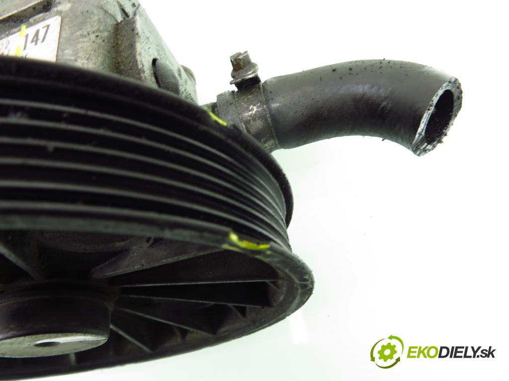 VOLVO S60 I (384) SEDAN 2006 136,00 2.4 D5 - D 5244 T4 2400,00 pumpa servočerpadlo 30741122 ; 7613955147 (Servočerpadlo)