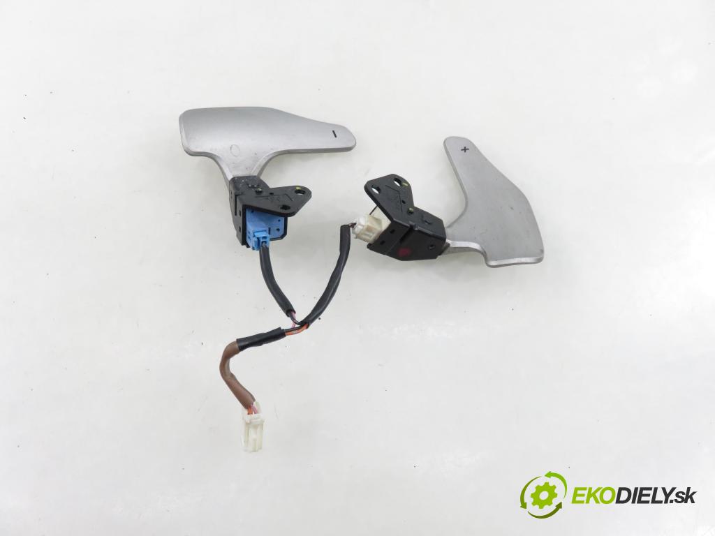 TOYOTA AURIS (_E15_) HB 2007 91,00 1.6 Dual-VVTi 124 - 1ZR-FE 1598,00 vypínač / přepínač 5883A73