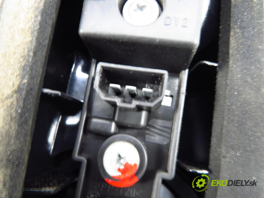 SEAT IBIZA III (6L1) HB 2005 55,00 1.4 16V - BBY 1390,00 světlo pravé zadní kufr 6L6945231 ; 6L6945094F