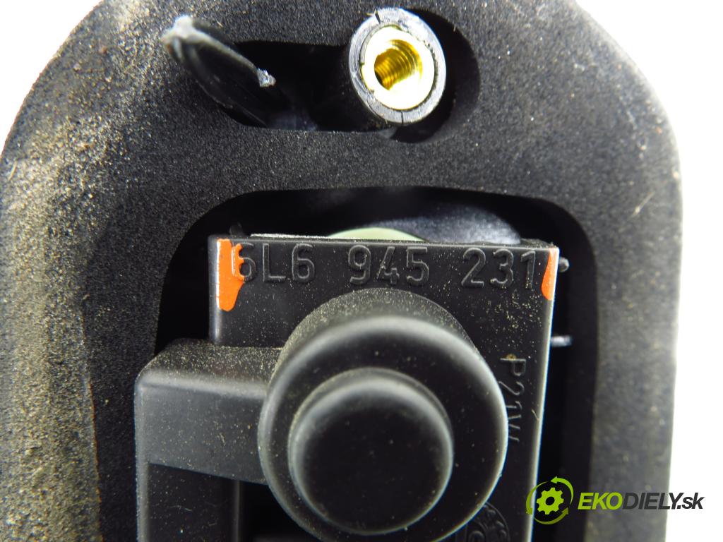 SEAT IBIZA III (6L1) HB 2005 55,00 1.4 16V - BBY 1390,00 světlo pravé zadní kufr 6L6945231 ; 6L6945094F