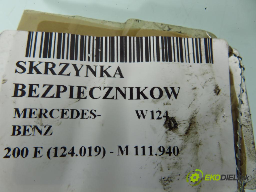 MERCEDES-BENZ Sedan (W124) SEDAN 1992 100,00 200 E (124.019) - M 111.940 1998,00 skříňka POJISTKY: 1245402050