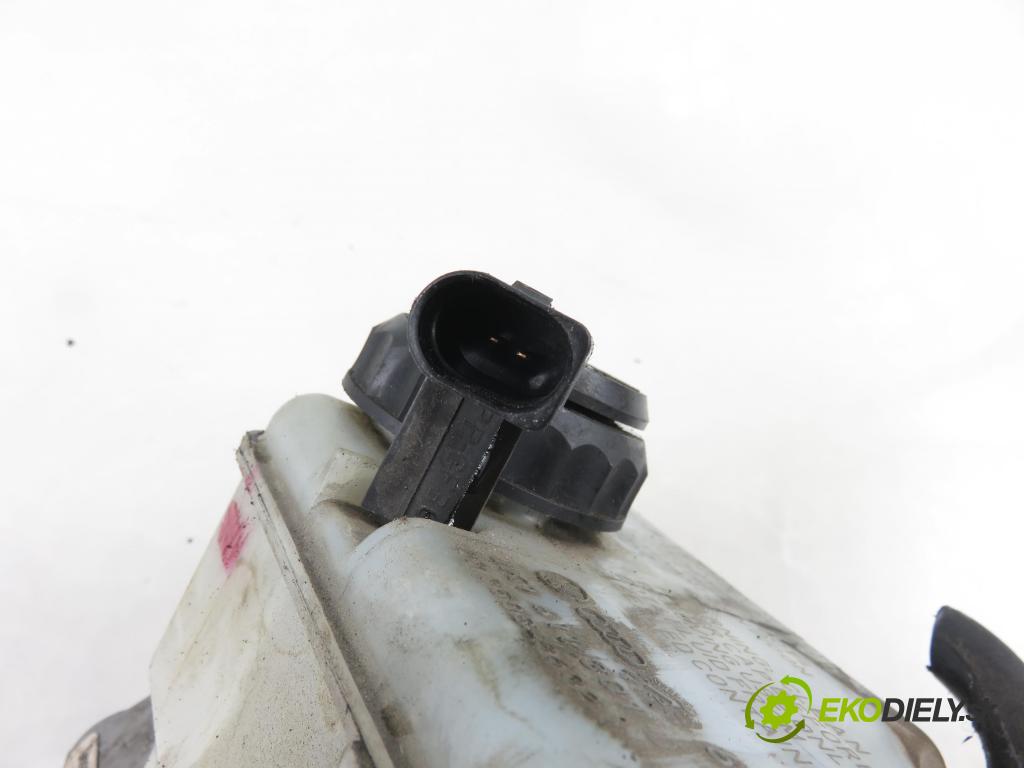 SKODA OCTAVIA II (1Z3) LIFTBACK 2012 75,00 1.6 - BSE 1595,00 posilovač 1K1614105CK (Servočerpadlo)