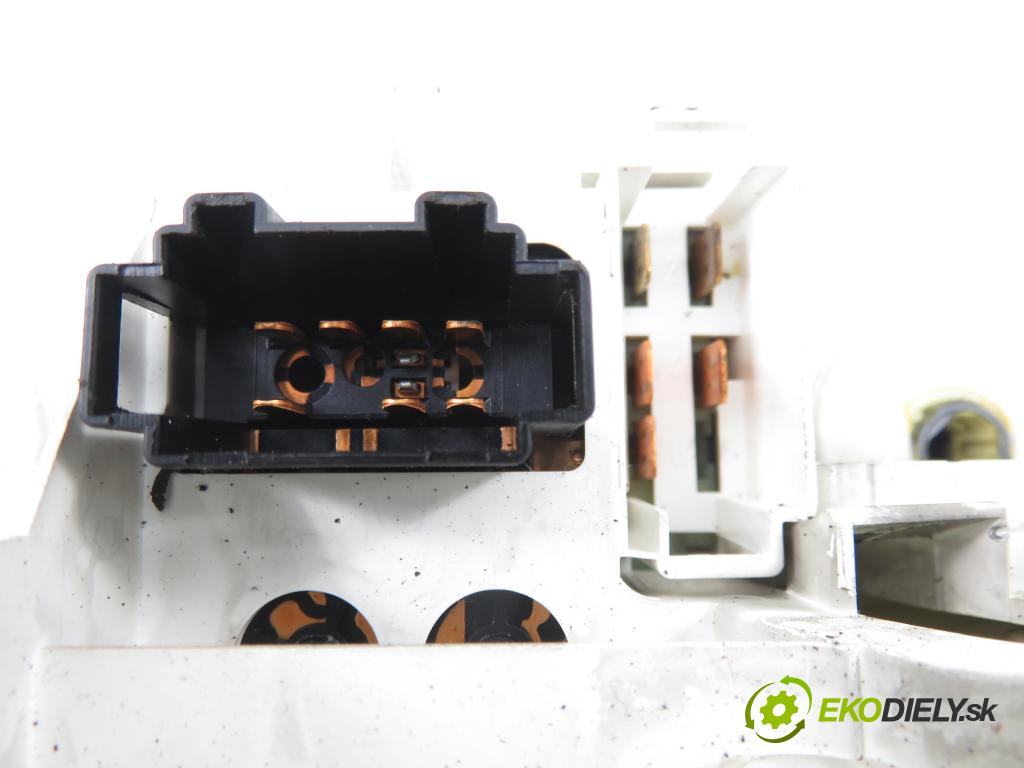 SEAT TOLEDO II (1M2) SEDAN 2001 66,00 1.9 TDI 90 - ALH 1896,00 Panel kúrenia KLIMATIZACE: 1M0820045A