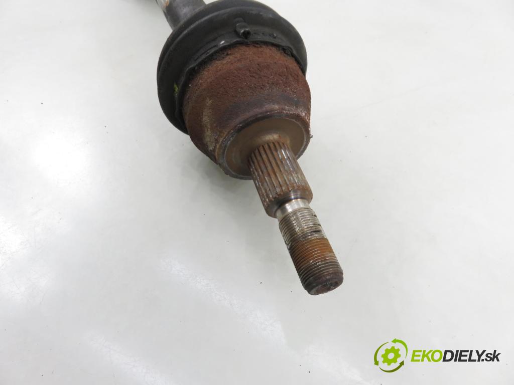 FORD FOCUS III Turnier KOMBI 2012 85,00 1.6 TDCi - T1DB 1560,00 poloos PP AV613B436CC