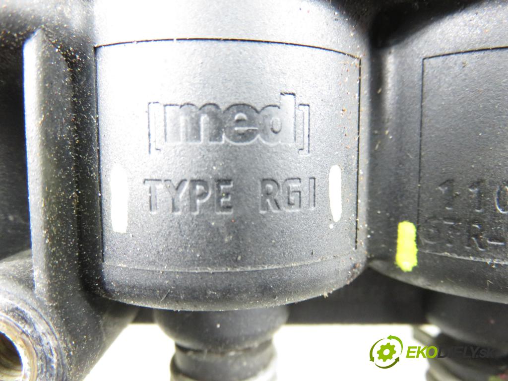 SKODA OCTAVIA II (1Z3) LIFTBACK 2012 75,00 1.6 - BSE 1595,00 Lišta vstrekovacia LPG 67R010233 ; RG1