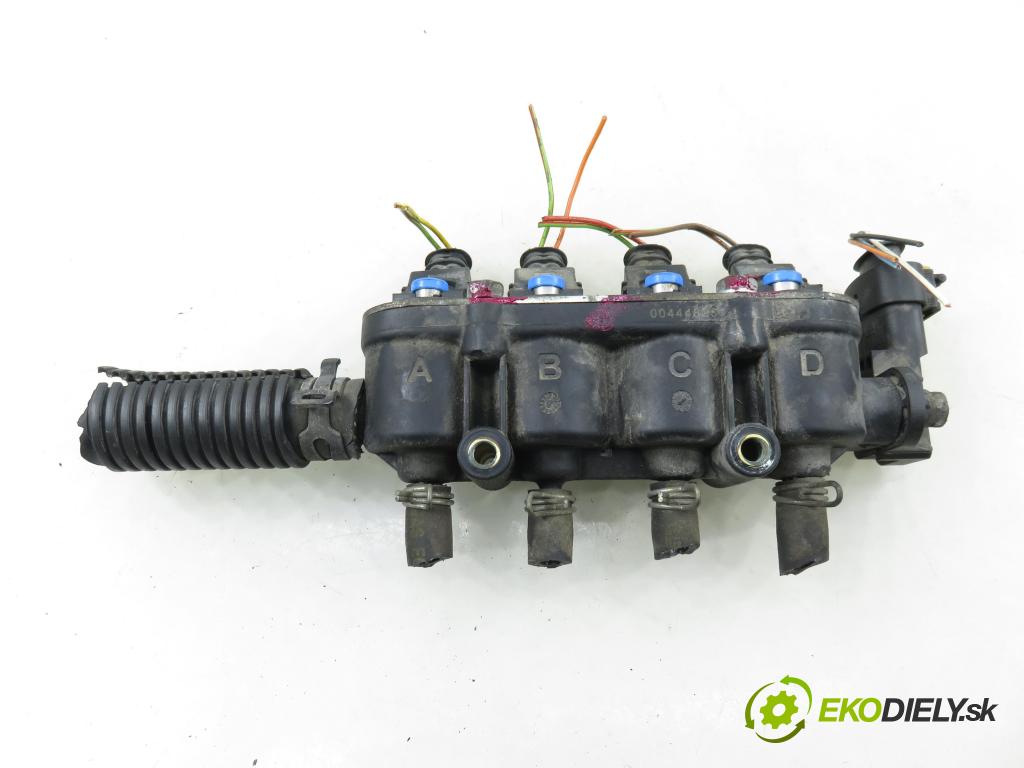 SKODA OCTAVIA II (1Z3) LIFTBACK 2012 75,00 1.6 - BSE 1595,00 Lišta vstrekovacia LPG 67R010233 ; RG1