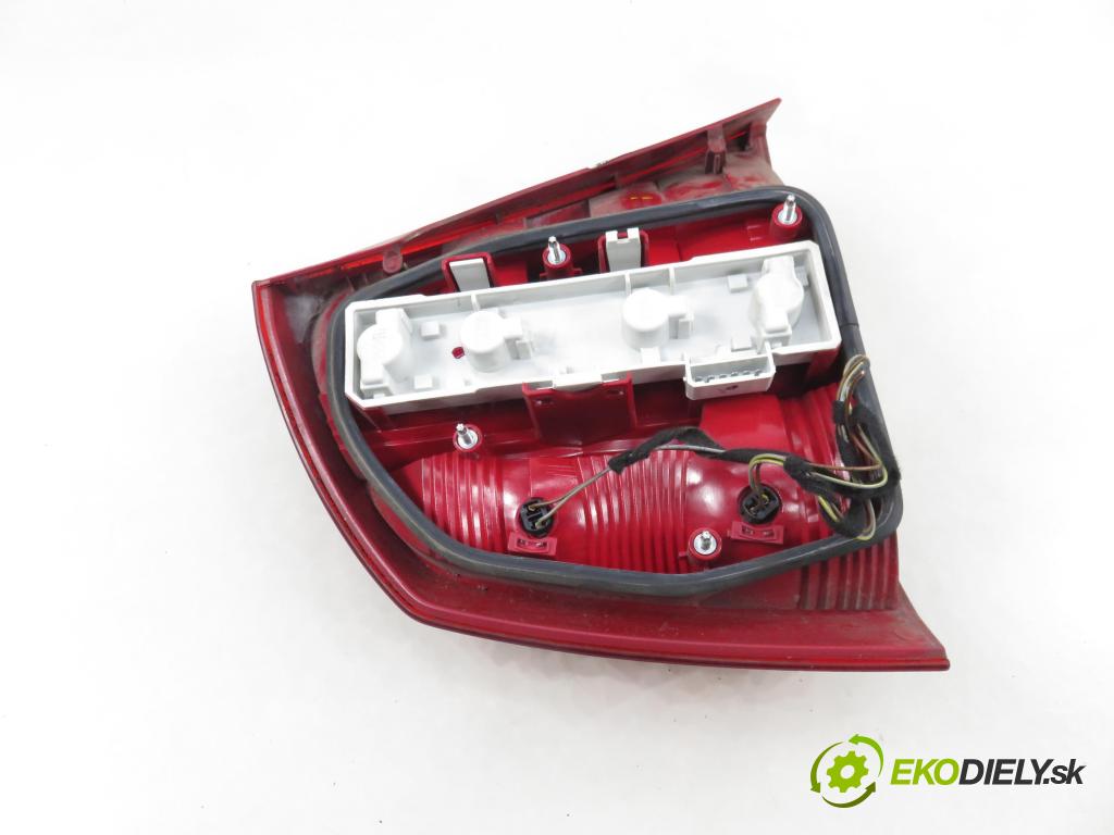 SKODA OCTAVIA II (1Z3) LIFTBACK 2012 75,00 1.6 - BSE 1595,00 světlo pravé zadní 1Z5945096A ; 1Z5945112A