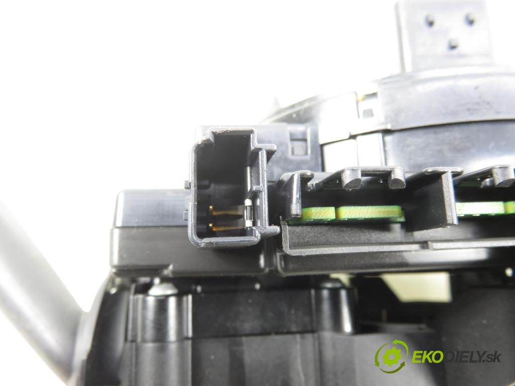 SKODA OCTAVIA II (1Z3) LIFTBACK 2012 75,00 1.6 - BSE 1595,00 PAKA/ŘAZENÍ/SADA: 5K0953569 ; 1K5953521AE ; 1K5953502J