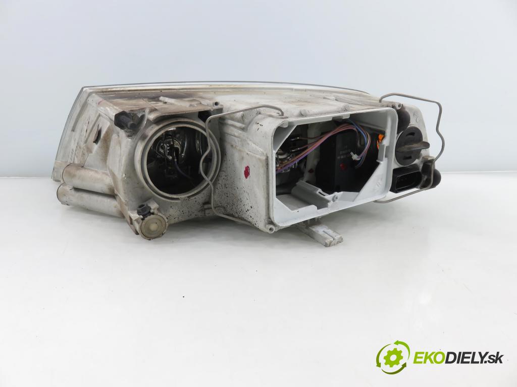 SKODA OCTAVIA II (1Z3) LIFTBACK 2012 75,00 1.6 - BSE 1595,00 Svetlo PP