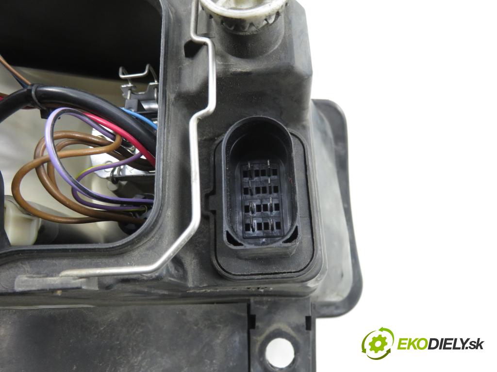 SEAT LEON (1M1) HB 2001 81,00 1.9 TDI 110 - ASV 1896,00 Svetlo LP 1M1941001D