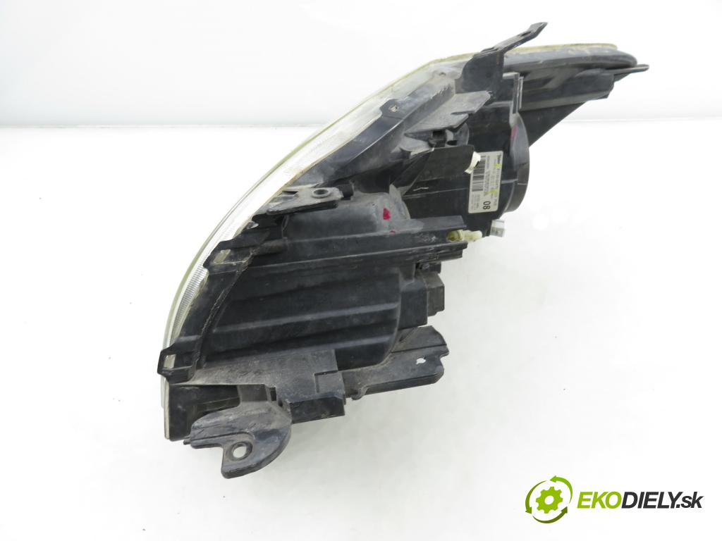 TOYOTA AURIS (_E15_) HB 2007 91,00 1.6 Dual-VVTi 124 - 1ZR-FE 1598,00 světlo PP 8113002470