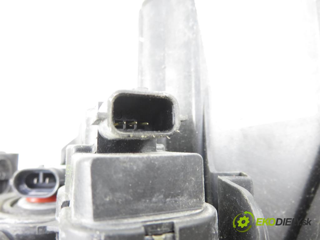 TOYOTA AURIS (_E15_) HB 2007 91,00 1.6 Dual-VVTi 124 - 1ZR-FE 1598,00 světlo PP 8113002470