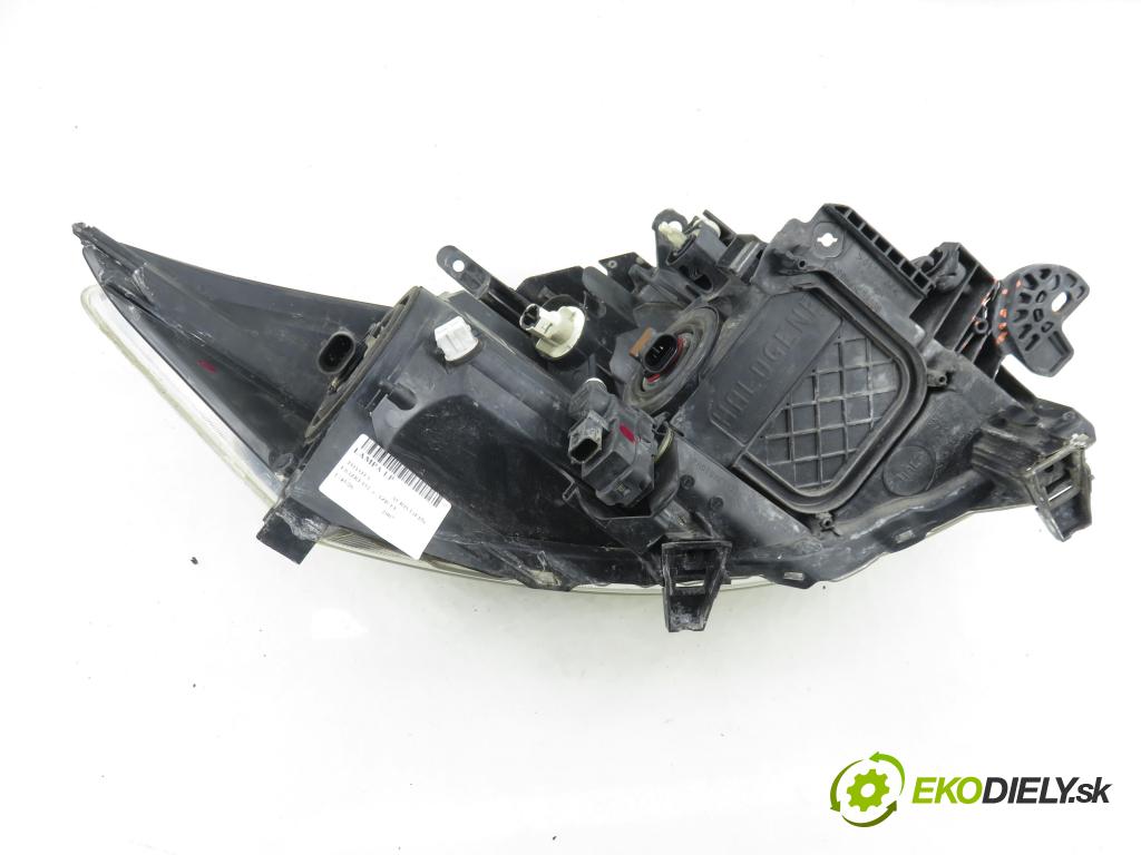 TOYOTA AURIS (_E15_) HB 2007 91,00 1.6 Dual-VVTi 124 - 1ZR-FE 1598,00 světlo LP 8115002460