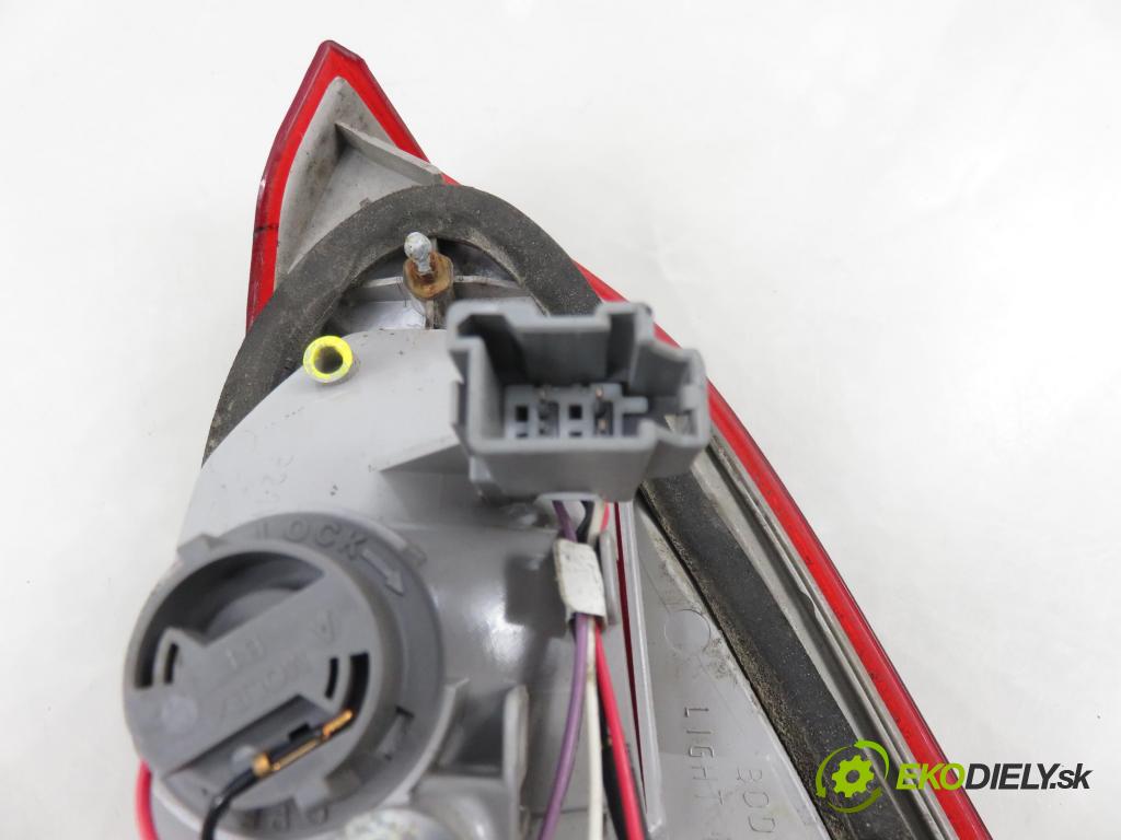 FORD FOCUS III Turnier KOMBI 2012 85,00 1.6 TDCi - T1DB 1560,00 Svetlo ľavé zadné kufor BM5113A603DB