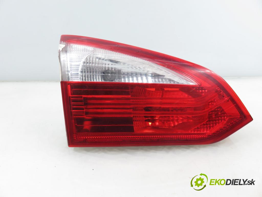 FORD FOCUS III Turnier KOMBI 2012 85,00 1.6 TDCi - T1DB 1560,00 Svetlo ľavé zadné kufor BM5113A603DB