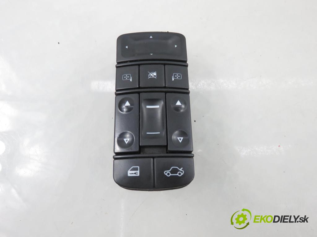 OPEL VECTRA C (Z02) SEDAN 2003 90,00 1.8 16V 122 - Z 18 XE 1796,00 Panel ovládania okien 09185954