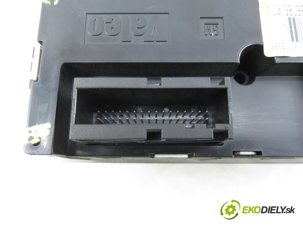 OPEL VECTRA C (Z02) SEDAN 2003 90,00 1.8 16V 122 - Z 18 XE 1796,00 Panel kúrenia KLIMATIZACE: 13138196