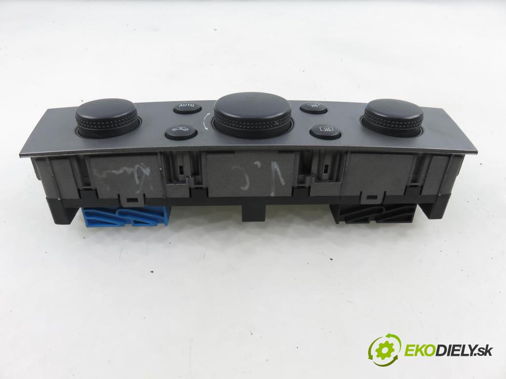 OPEL VECTRA C (Z02) SEDAN 2003 90,00 1.8 16V 122 - Z 18 XE 1796,00 Panel kúrenia KLIMATIZACE: 13138196