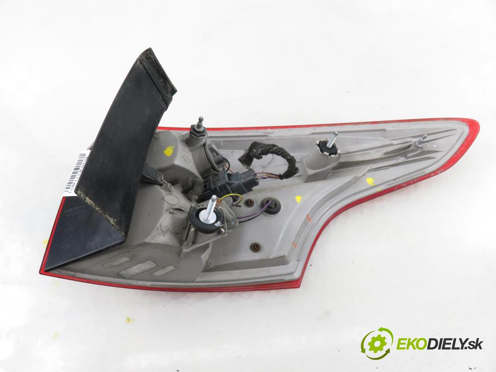 FORD FOCUS III Turnier KOMBI 2012 85,00 1.6 TDCi - T1DB 1560,00 Svetlo ľavé zadné BM5113405G ; BM5113405D