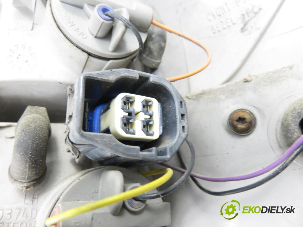 FORD FOCUS III Turnier KOMBI 2012 85,00 1.6 TDCi - T1DB 1560,00 Svetlo ľavé zadné BM5113405G ; BM5113405D