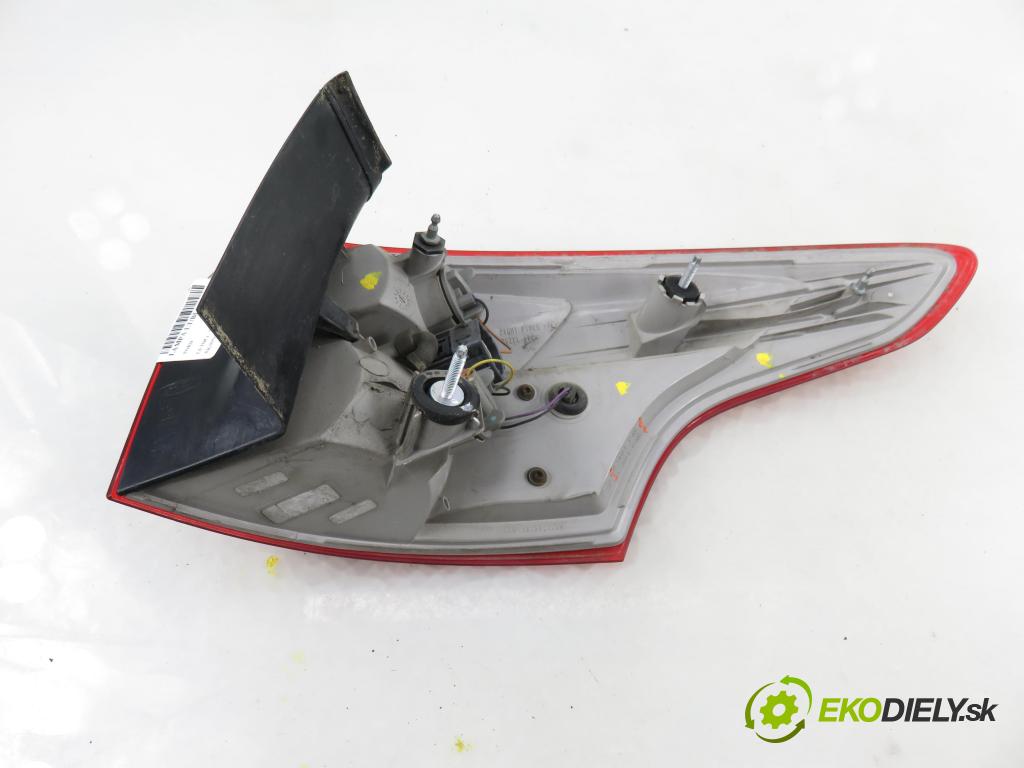 FORD FOCUS III Turnier KOMBI 2012 85,00 1.6 TDCi - T1DB 1560,00 Svetlo ľavé zadné BM5113405G ; BM5113405D