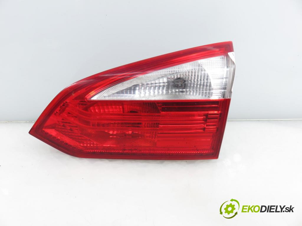 FORD FOCUS III Turnier KOMBI 2012 85,00 1.6 TDCi - T1DB 1560,00 Svetlo pravé zadné kufor BM5113A602B