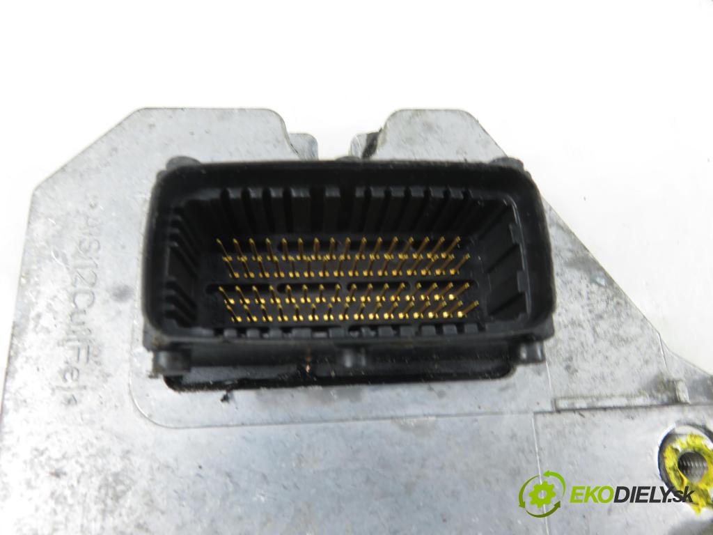 OPEL VECTRA C (Z02) SEDAN 2003 90,00 1.8 16V 122 - Z 18 XE 1796,00 řídící jednotka motora 5WK9378 ; 55354380