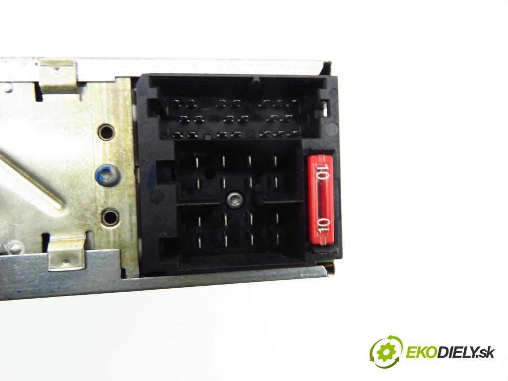 VW PASSAT B5.5 (3B3) SEDAN 2003 96,00 1.9 TDI - AWX 1896,00 RADIO modul 1J0035186E