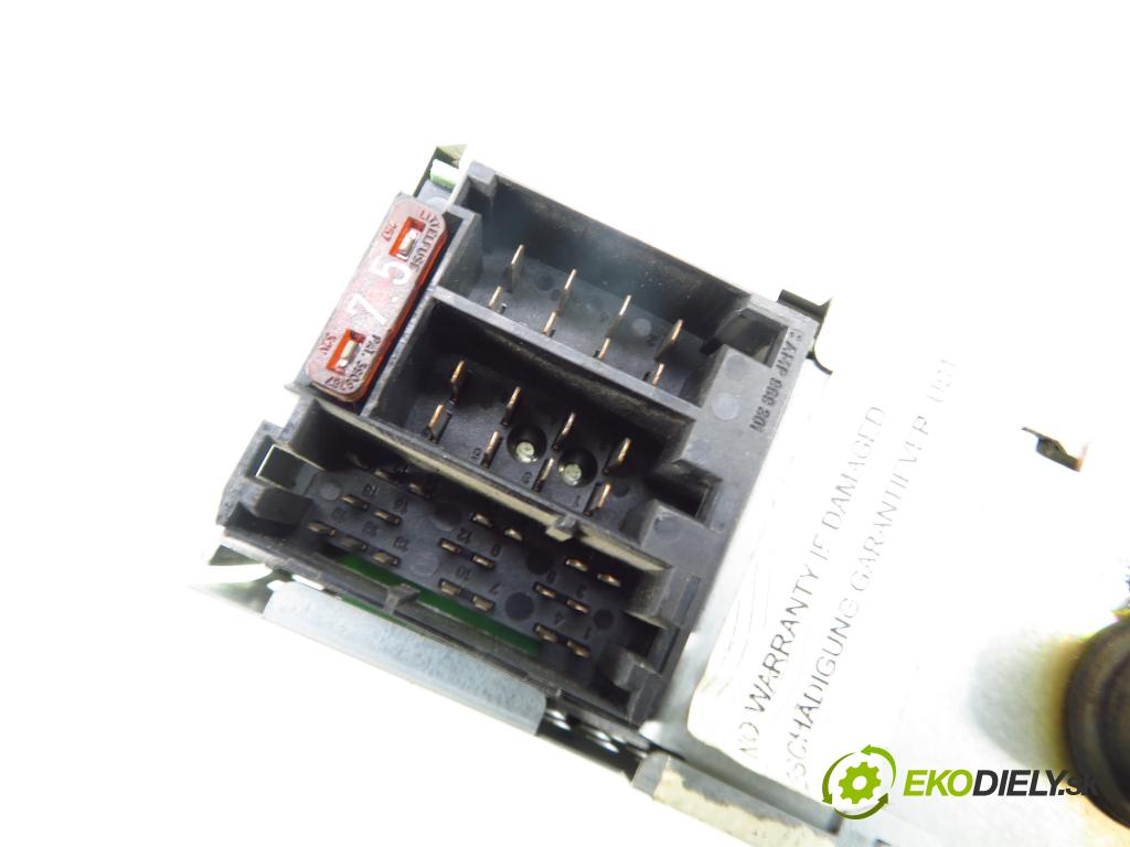 VW TRANSPORTER IV Skrzynia (70XA) FURGON 1996 50,00 1.9 TD 68 - ABL 1896,00 RADIO Modul 1J0035152E