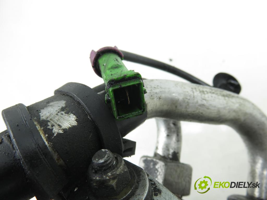 AUDI A4 (8D2, B5) SEDAN 2000 81,00 1.9 TDI 110 - AFN 1896,00 KOMPRESOR: klimatizácie 8D0260805D ; 5060310780 (Kompresor klimatizácie)