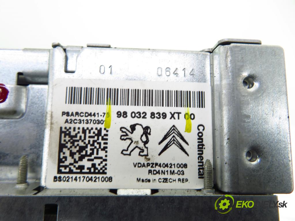 CITROEN C3 II (SC_) HB 2014 50,00 1.4 HDi 70 - 8HR (DV4C) 1398,00 RADIO CD 98032839XT