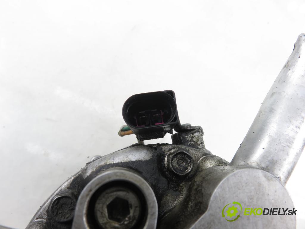 VW GOLF IV (1J1) HB 2001 77,00 1.6 16V 105 - AZD 1598,00 KOMPRESOR: klimatizácie 1J0820803F (Kompresor klimatizácie)