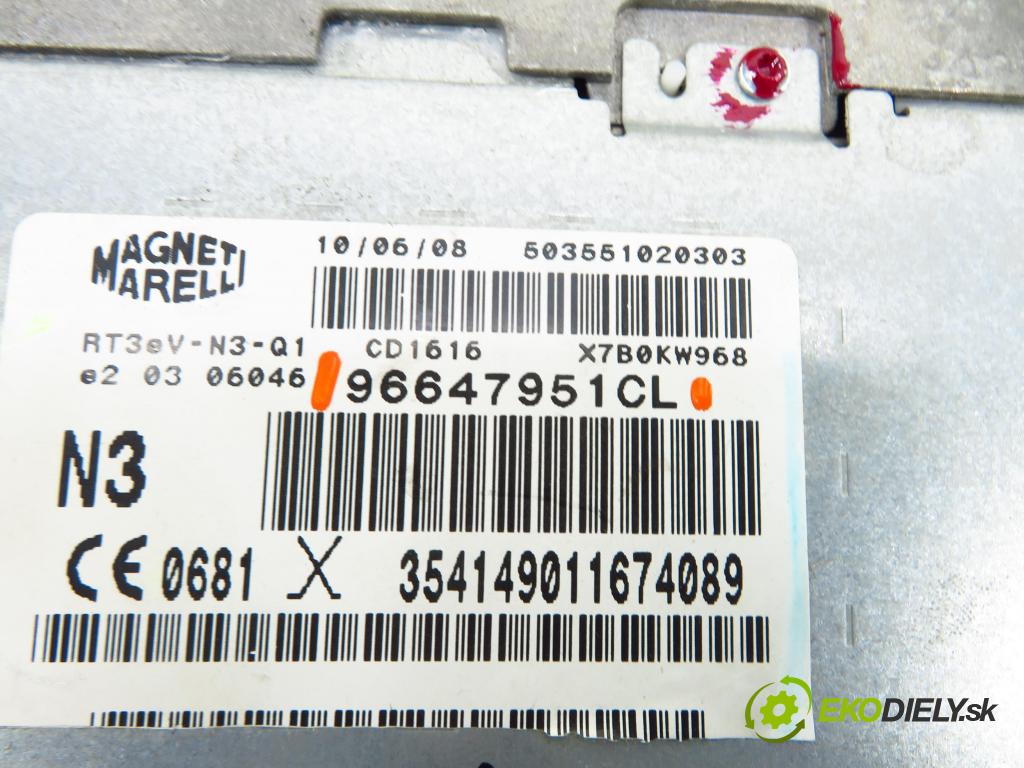 CITROEN C5 III Break (RW_) KOMBI 2008 150,00 2.7 HDi - UHZ (DT17BTED4) 2720,00 RADIO CD 96647951CL