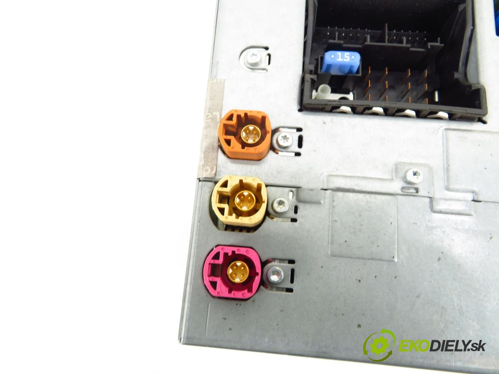 BMW 5 (F10) SEDAN 2011 0,00 520 d - N47 D20 C 1995,00 RADIO CD 9274570