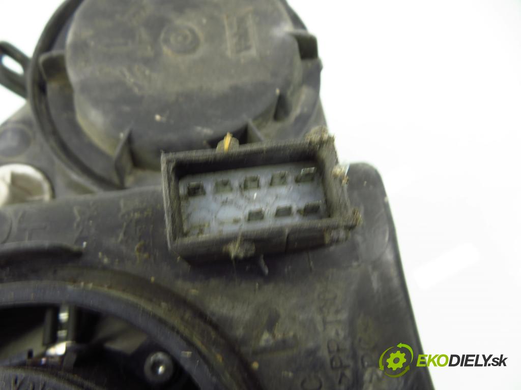 OPEL COMBO C KOMBIVAN 2003 62,00 1.6 8V 84 - Z 16 SE 1598,00 Svetlo LP 13115006