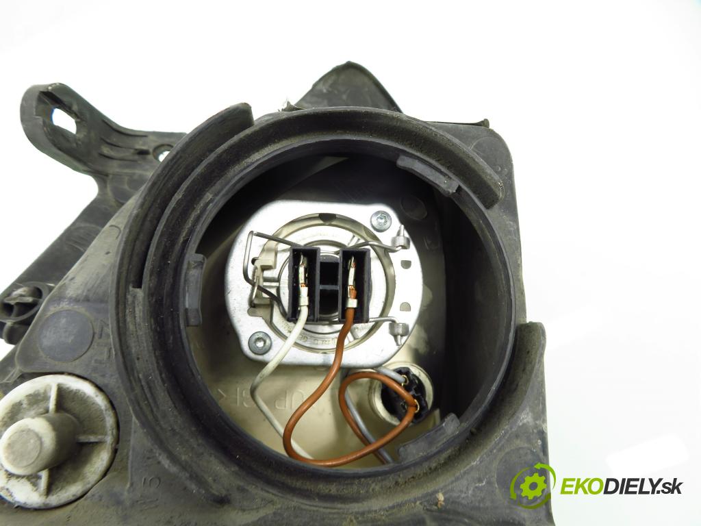 OPEL COMBO C KOMBIVAN 2003 62,00 1.6 8V 84 - Z 16 SE 1598,00 Svetlo LP 13115006