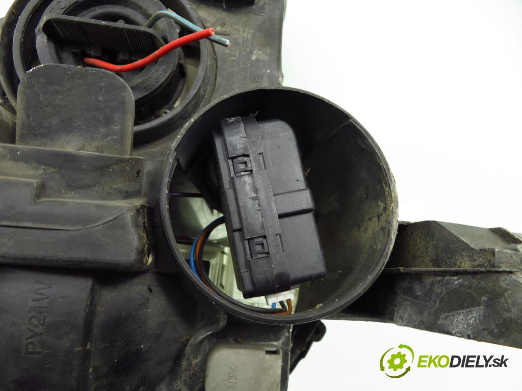 OPEL COMBO C KOMBIVAN 2003 62,00 1.6 8V 84 - Z 16 SE 1598,00 Svetlo LP 13115006